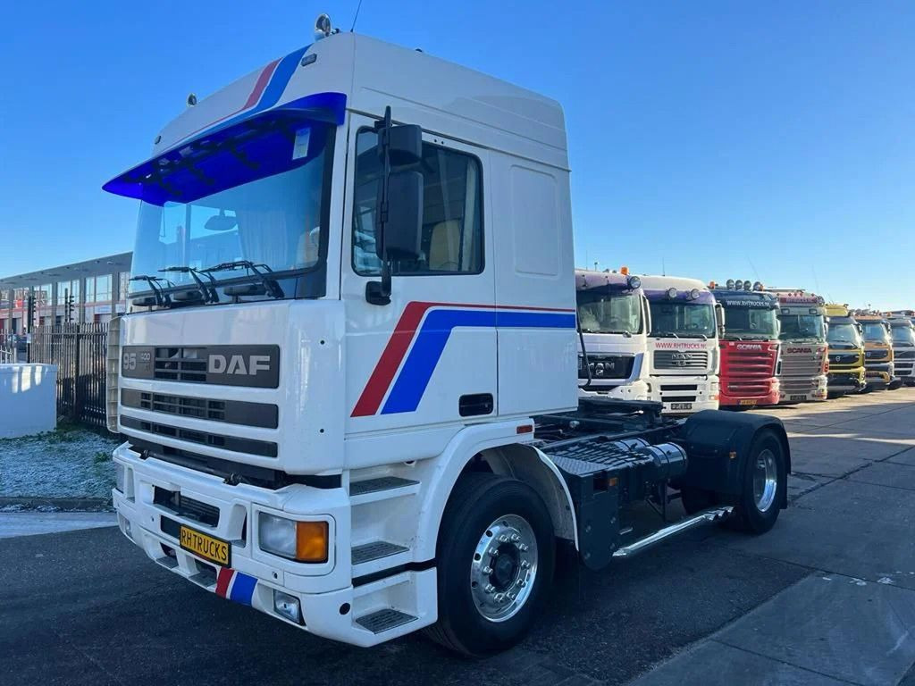 DAF 95.400 4X2 RESTORED/RESTAURIERT/GERESTAUREERD - وحدة جر: صورة 3 DAF 95.400 4X2 RESTORED/RESTAURIERT/GERESTAUREERD - وحدة جر: صورة 3