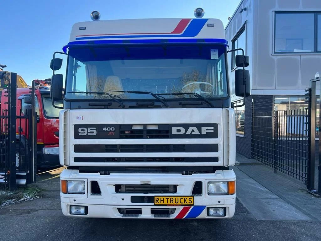 DAF 95.400 4X2 RESTORED/RESTAURIERT/GERESTAUREERD - وحدة جر: صورة 2 DAF 95.400 4X2 RESTORED/RESTAURIERT/GERESTAUREERD - وحدة جر: صورة 2