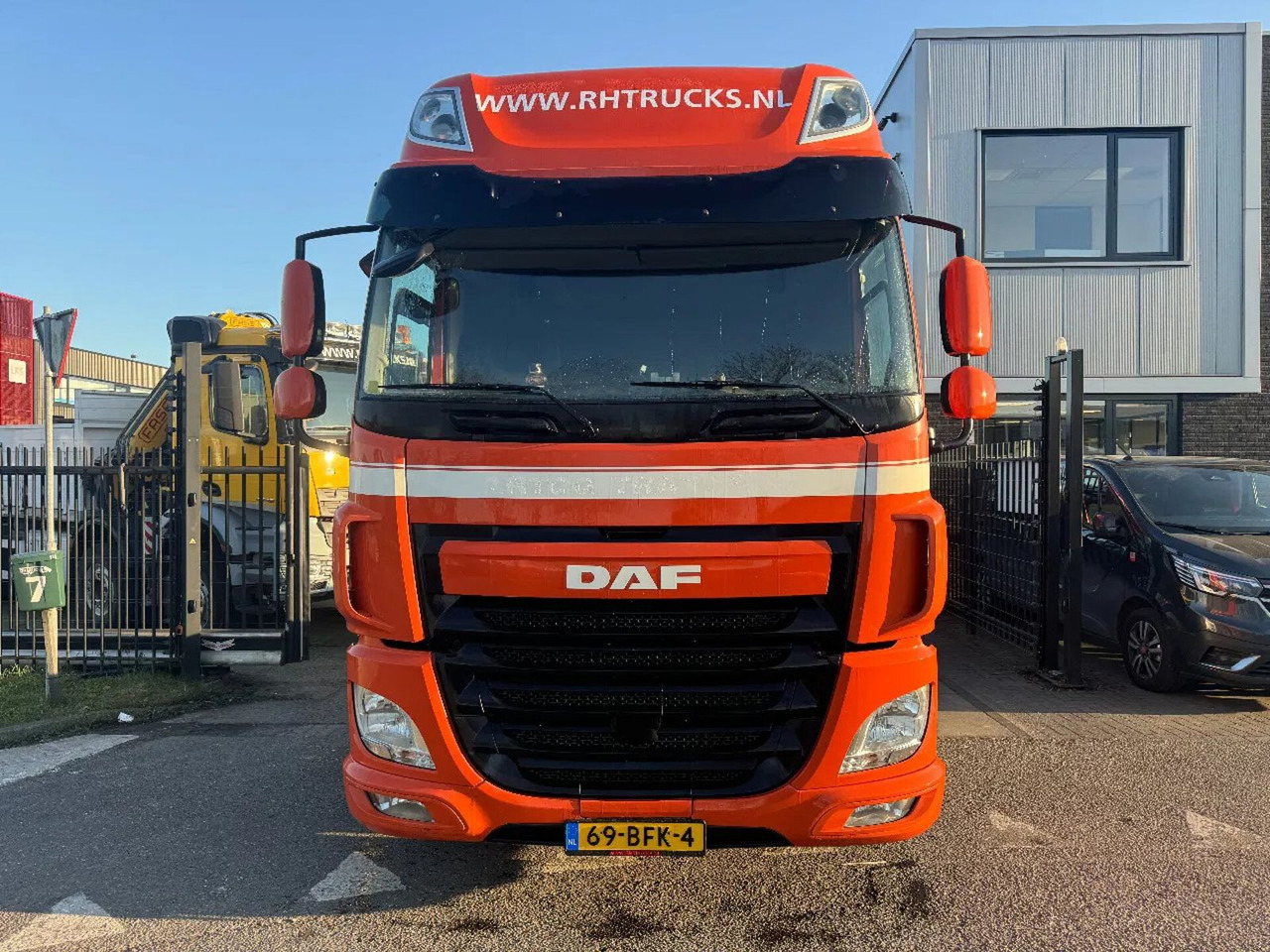 DAF CF 460 6X2 - EURO 6 + LIFT/STEERING AXLE DAF CF 460 6X2 - EURO 6 + LIFT/STEERING AXLE - وحدة جر: صورة 2 DAF CF 460 6X2 - EURO 6 + LIFT/STEERING AXLE DAF CF 460 6X2 - EURO 6 + LIFT/STEERING AXLE - وحدة جر: صورة 2