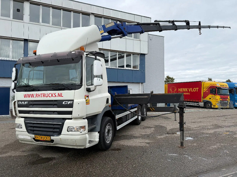 DAF CF 85 6X2 EURO 5 + HMF 37 TON/M + REMOTE CONTROL - شاحنة كرين: صورة 1 DAF CF 85 6X2 EURO 5 + HMF 37 TON/M + REMOTE CONTROL - شاحنة كرين: صورة 1