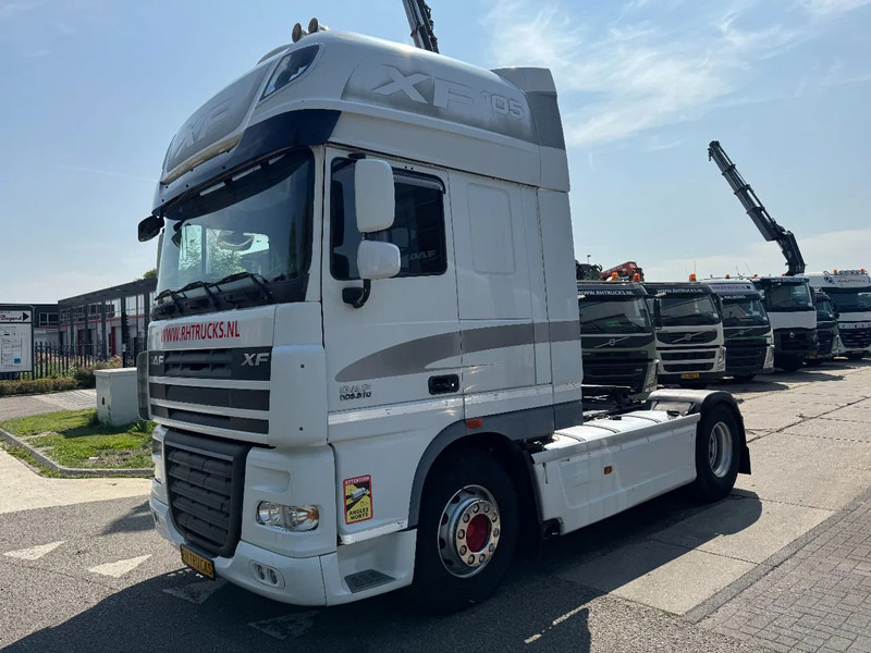DAF XF 105.510 4X2 SKIRTS ADR RETARDER STANDKLIMA - وحدة جر: صورة 1 DAF XF 105.510 4X2 SKIRTS ADR RETARDER STANDKLIMA - وحدة جر: صورة 1