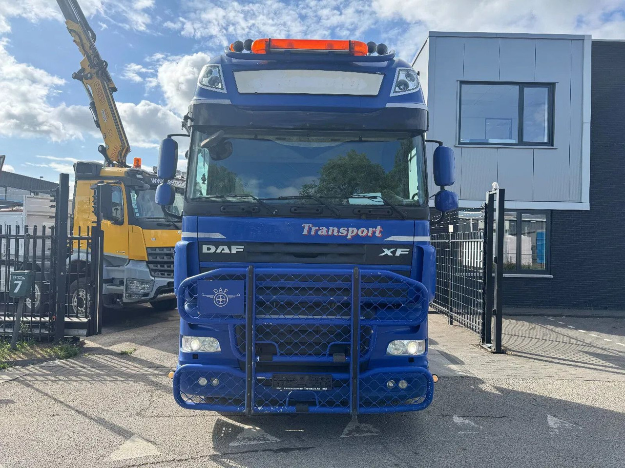 DAF XF 105.510 6X2 EURO 5 MANUAL GEAR + HYDRAULIC ON - وحدة جر: صورة 3 DAF XF 105.510 6X2 EURO 5 MANUAL GEAR + HYDRAULIC ON - وحدة جر: صورة 3