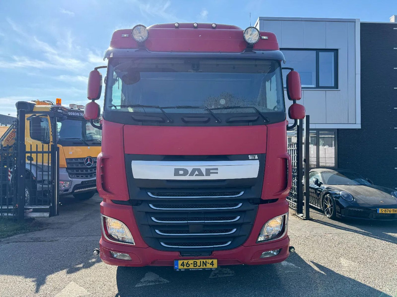 DAF XF 440 4X2 EURO 6 SKIRTS 2017 - وحدة جر: صورة 2 DAF XF 440 4X2 EURO 6 SKIRTS 2017 - وحدة جر: صورة 2