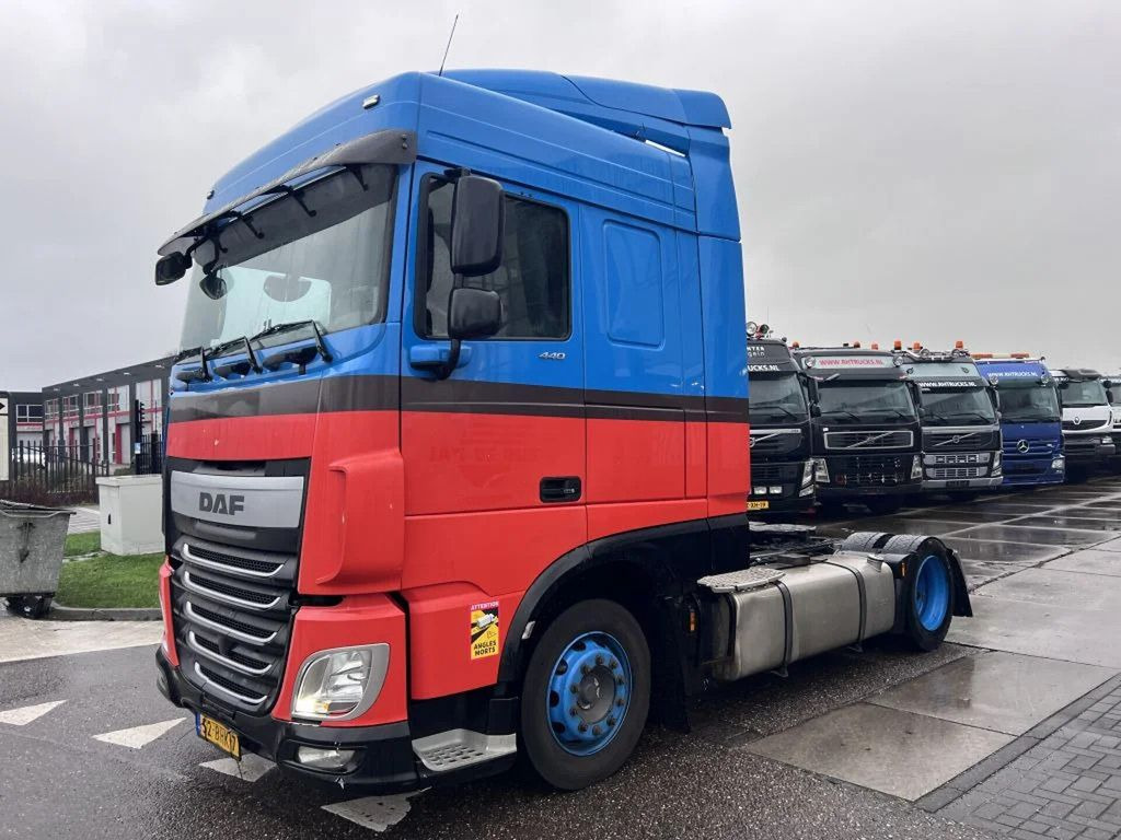 DAF XF 440 SC 4X2 MEGA 2x ALU TANK - وحدة جر: صورة 1 DAF XF 440 SC 4X2 MEGA 2x ALU TANK - وحدة جر: صورة 1