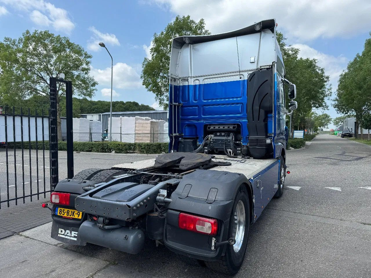 DAF XF 460 4X2 EURO 6 SKIRTS HYDRAULIC - وحدة جر: صورة 5 DAF XF 460 4X2 EURO 6 SKIRTS HYDRAULIC - وحدة جر: صورة 5