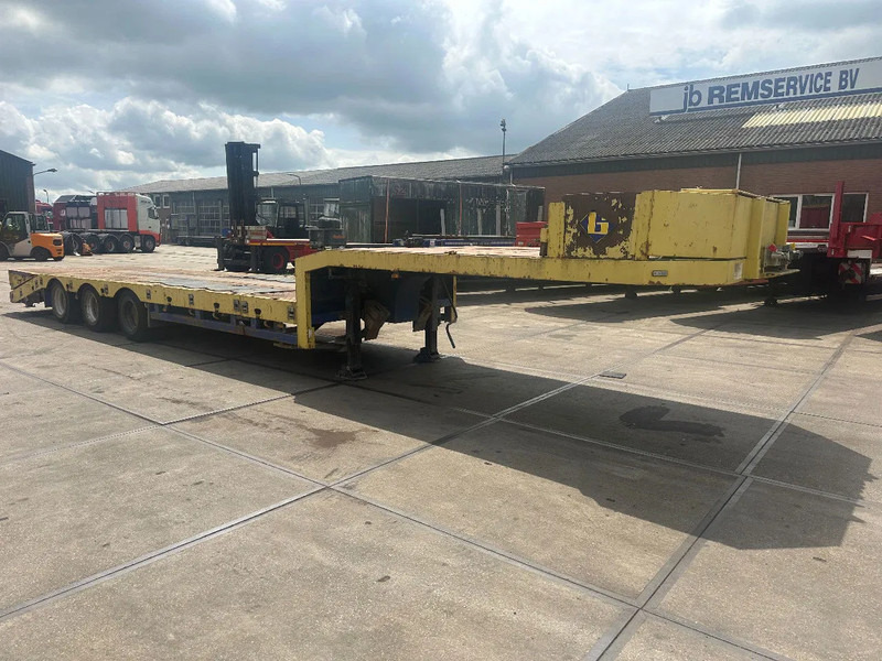 ES-GE 3 SOU-1N, LAST AXLE STEERING, 4 M EXTENDABLE , HYDRAULICS RAMPS - عربة منخفضة مسطحة نصف مقطورة: صورة 2 ES-GE 3 SOU-1N, LAST AXLE STEERING, 4 M EXTENDABLE , HYDRAULICS RAMPS - عربة منخفضة مسطحة نصف مقطورة: صورة 2
