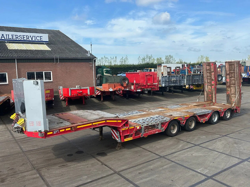 Faymonville F-S44-1AAA 4 AXLE, 2 STEERING AXLE, 7.9 METER EXTENADABLE DOUBLE RAMPS - عربة منخفضة مسطحة نصف مقطورة: صورة 1 Faymonville F-S44-1AAA 4 AXLE, 2 STEERING AXLE, 7.9 METER EXTENADABLE DOUBLE RAMPS - عربة منخفضة مسطحة نصف مقطورة: صورة 1