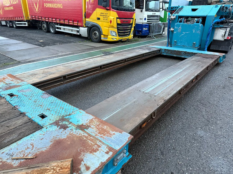 Faymonville STBZ-4VA - EXTENDABLE 5,00 METER - 4 AXLES FORCED STEERING - عربة منخفضة مسطحة نصف مقطورة: صورة 3 Faymonville STBZ-4VA - EXTENDABLE 5,00 METER - 4 AXLES FORCED STEERING - عربة منخفضة مسطحة نصف مقطورة: صورة 3