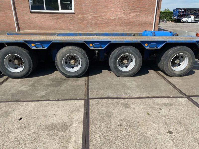 Goldhofer 4 AXEL STEERING - عربة منخفضة مسطحة نصف مقطورة: صورة 4 Goldhofer 4 AXEL STEERING - عربة منخفضة مسطحة نصف مقطورة: صورة 4