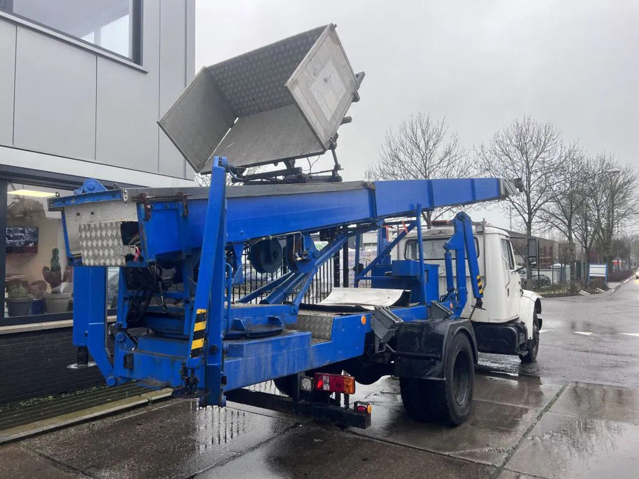 International 4600 4x2 210HP + TEUPEN hyL International 4600 4x2 210HP + TEUPEN hyLI - منصة تلسكوبية محمولة على شاحنة: صورة 4 International 4600 4x2 210HP + TEUPEN hyL International 4600 4x2 210HP + TEUPEN hyLI - منصة تلسكوبية محمولة على شاحنة: صورة 4