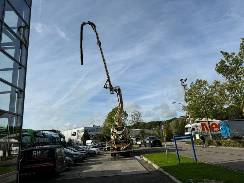 Iveco Eurotrakker 410 8X4 CIFA PUMP 24M + MIXER FULL STEEL + REMOTE CONTROL - مضخة خرسانة: صورة 5 Iveco Eurotrakker 410 8X4 CIFA PUMP 24M + MIXER FULL STEEL + REMOTE CONTROL - مضخة خرسانة: صورة 5