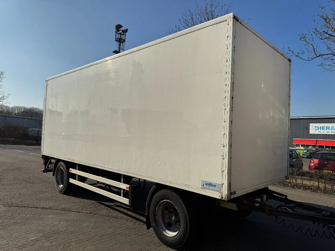Jumbo MV 200 E + 2 AXLE BPW + DHOLLANDIA - مقطورة صندوق مغلق: صورة 1 Jumbo MV 200 E + 2 AXLE BPW + DHOLLANDIA - مقطورة صندوق مغلق: صورة 1