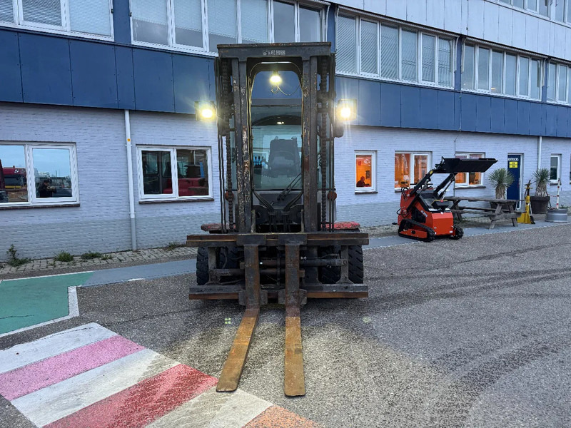 Kalmar DCF 80-9 8000 KG 3500 MM LIFT HEIGHT FORK POSITIONER - رافعة شوكية ديزل: صورة 5 Kalmar DCF 80-9 8000 KG 3500 MM LIFT HEIGHT FORK POSITIONER - رافعة شوكية ديزل: صورة 5
