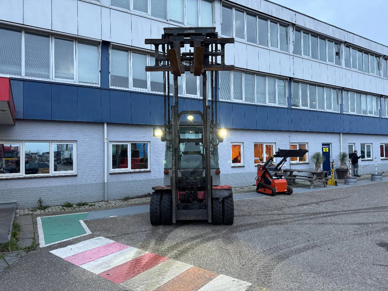 Kalmar DCF 80-9 8000 KG 3500 MM LIFT HEIGHT FORK POSITIONER - رافعة شوكية ديزل: صورة 2 Kalmar DCF 80-9 8000 KG 3500 MM LIFT HEIGHT FORK POSITIONER - رافعة شوكية ديزل: صورة 2