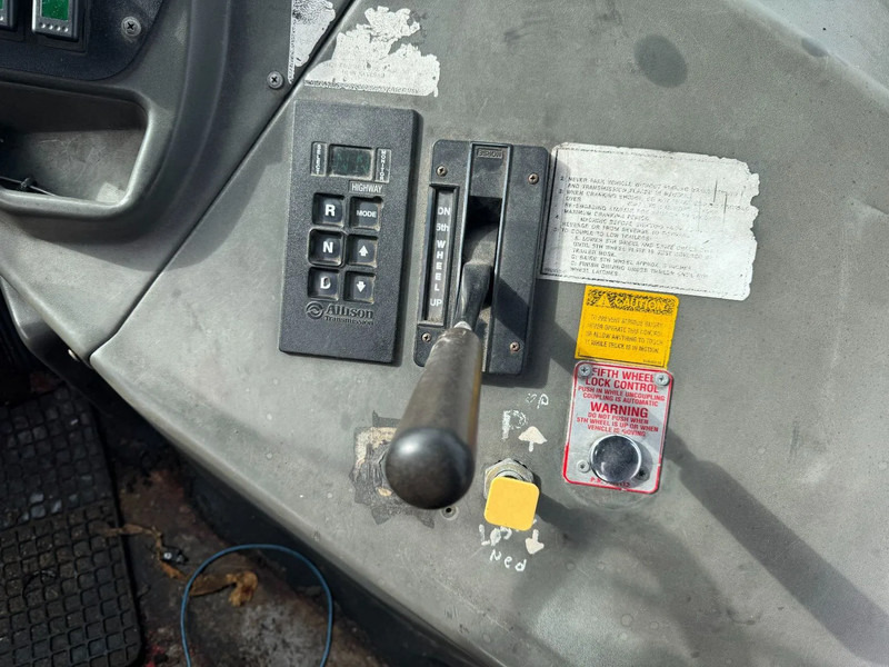 جرار المحطة Kalmar TT612D 4X2: صورة 13 جرار المحطة Kalmar TT612D 4X2: صورة 13