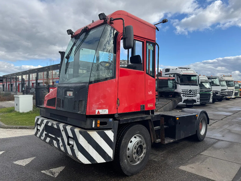Kalmar TT612D 4X2 - جرار المحطة: صورة 1 Kalmar TT612D 4X2 - جرار المحطة: صورة 1