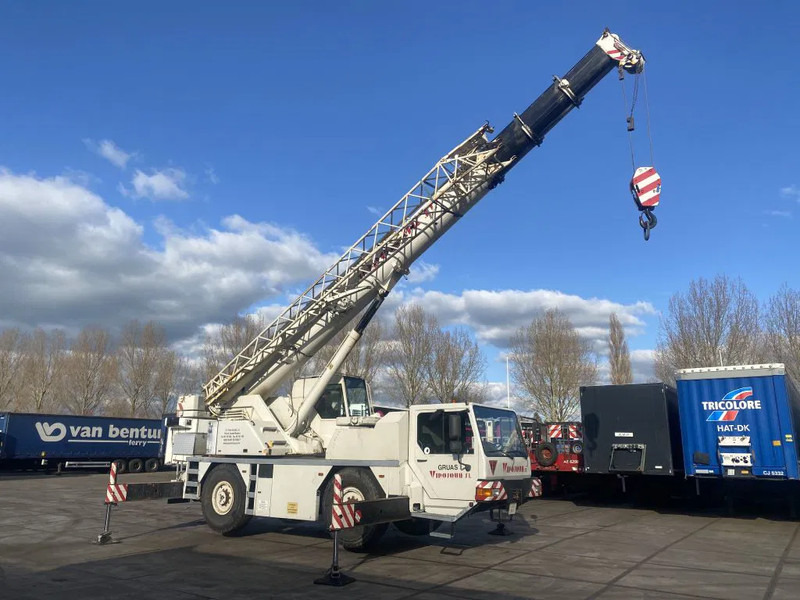 Liebherr LTM1030 - رافعة لجميع التضاريس: صورة 1 Liebherr LTM1030 - رافعة لجميع التضاريس: صورة 1