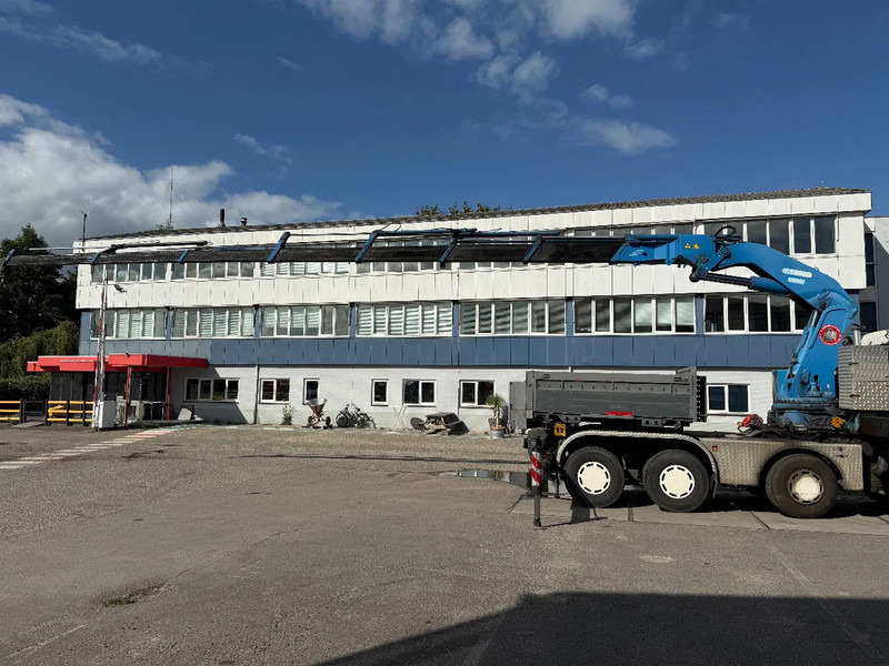 MAN 33.463 33-463 8x4 met 62 effer kraan 6x uitschuifbaar - شاحنة كرين: صورة 3 MAN 33.463 33-463 8x4 met 62 effer kraan 6x uitschuifbaar - شاحنة كرين: صورة 3