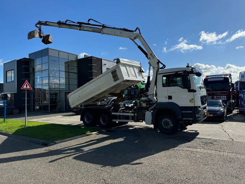 MAN TGS 26.400 6X4 HIAB 166D + REMOTE CONTROL + 2 WAYS KIPPER TÜV TILL 07-2025 - شاحنة كرين: صورة 2 MAN TGS 26.400 6X4 HIAB 166D + REMOTE CONTROL + 2 WAYS KIPPER TÜV TILL 07-2025 - شاحنة كرين: صورة 2