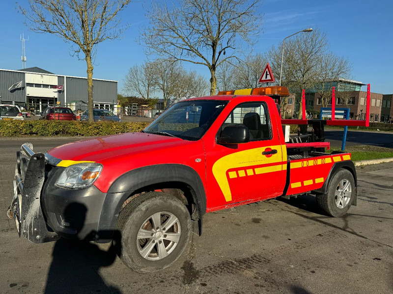 Mazda BT-50 4X4 + TOW TRUCK + DOUBLE WINCH + REMOTE - شاحنة التوصيل: صورة 1 Mazda BT-50 4X4 + TOW TRUCK + DOUBLE WINCH + REMOTE - شاحنة التوصيل: صورة 1