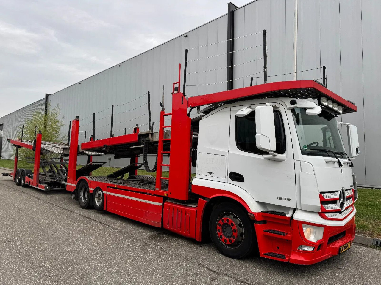 Mercedes-Benz Actros 1939 - 6X2 - EURO 6 + KAESSBOHRER + KAESS - شاحنة نقل سيارات شاحنة: صورة 1 Mercedes-Benz Actros 1939 - 6X2 - EURO 6 + KAESSBOHRER + KAESS - شاحنة نقل سيارات شاحنة: صورة 1