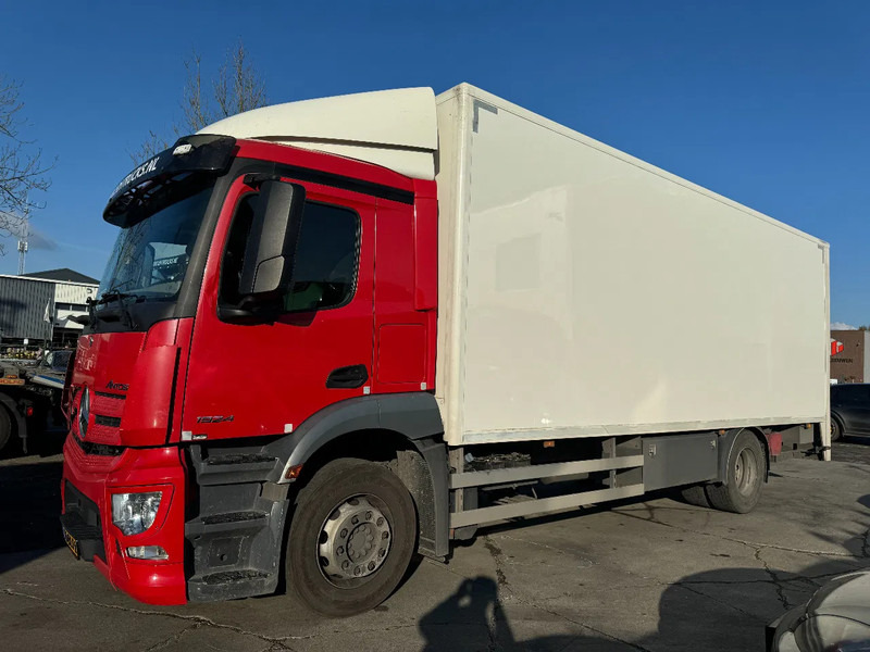 Mercedes-Benz Antos 1924 - 4X2 - EURO 6 + DHOLLANDIA LIFT + ONLY 490.406 KM - شاحنة مقفلة: صورة 1 Mercedes-Benz Antos 1924 - 4X2 - EURO 6 + DHOLLANDIA LIFT + ONLY 490.406 KM - شاحنة مقفلة: صورة 1