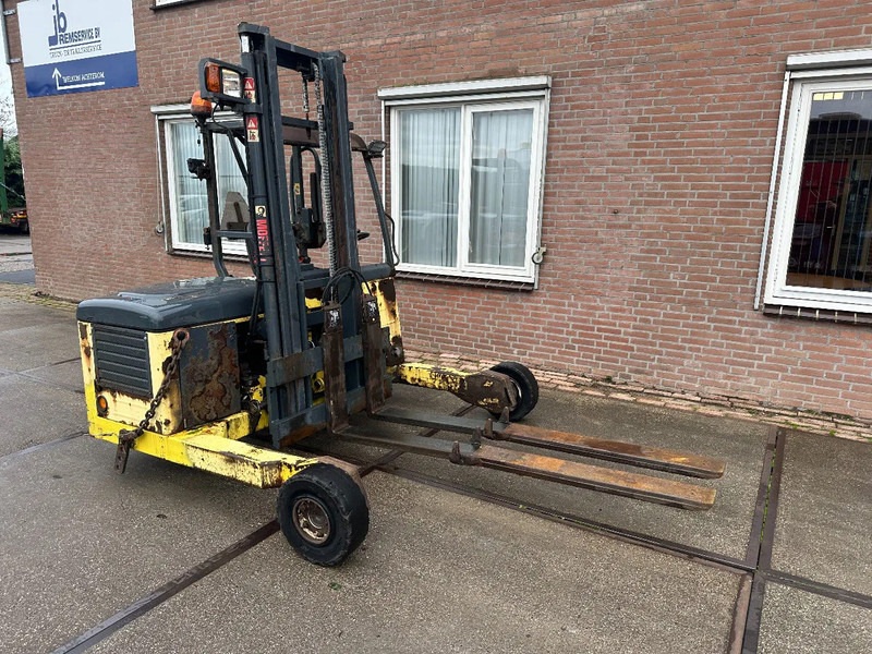 Moffett M4 25.3 2,5 TON SIDESHIFT DIESEL MEENEEMHEFTRUCK - رافعة شوكية مثبتة على شاحنة: صورة 5 Moffett M4 25.3 2,5 TON SIDESHIFT DIESEL MEENEEMHEFTRUCK - رافعة شوكية مثبتة على شاحنة: صورة 5