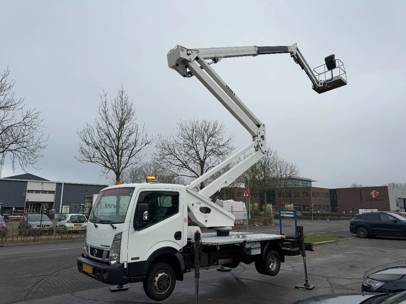 Nissan Cabstar 35.12 + ISOLI 21 METER AERIAL PLATFORM - شاحنة التوصيل: صورة 1 Nissan Cabstar 35.12 + ISOLI 21 METER AERIAL PLATFORM - شاحنة التوصيل: صورة 1
