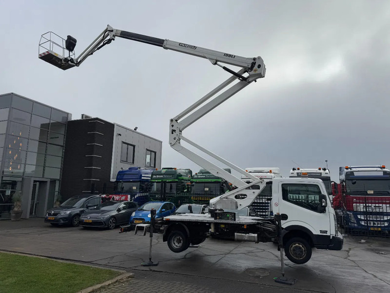 Nissan Cabstar 35.12 + ISOLI 21 METER AERIAL PLATFORM - شاحنة التوصيل: صورة 4 Nissan Cabstar 35.12 + ISOLI 21 METER AERIAL PLATFORM - شاحنة التوصيل: صورة 4