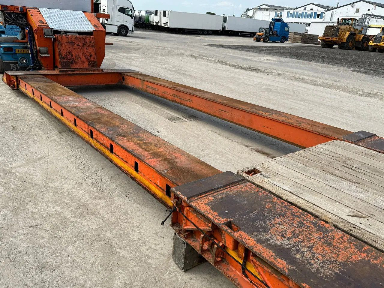 Nooteboom EURO-59-03 P 5,3 METER EXTANDABLE 3X STEERING - عربة منخفضة مسطحة نصف مقطورة: صورة 4 Nooteboom EURO-59-03 P 5,3 METER EXTANDABLE 3X STEERING - عربة منخفضة مسطحة نصف مقطورة: صورة 4