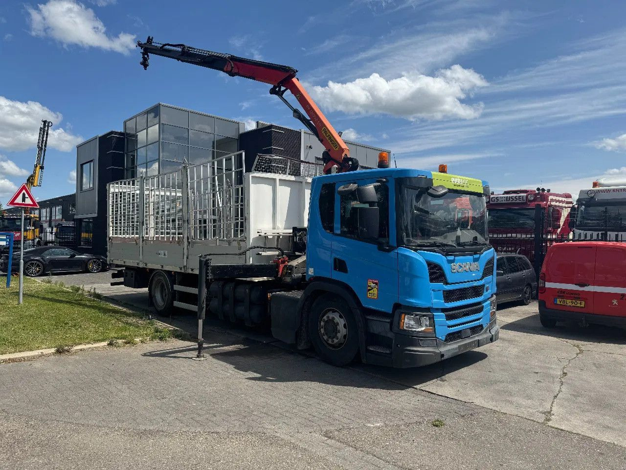 Scania P280 4X2 EURO 6 PALFINGER PK12002 + REMOTE CONTR - شاحنات مسطحة, شاحنة كرين: صورة 1 Scania P280 4X2 EURO 6 PALFINGER PK12002 + REMOTE CONTR - شاحنات مسطحة, شاحنة كرين: صورة 1