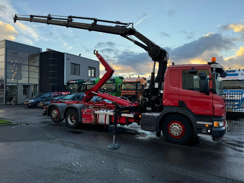 Scania P320 6X2 - EURO 6 + HIAB XS 144 HIPRO + REMOTE + HIAB HOOK + RETARDER - شاحنة ذات خطاف, شاحنة كرين: صورة 3 Scania P320 6X2 - EURO 6 + HIAB XS 144 HIPRO + REMOTE + HIAB HOOK + RETARDER - شاحنة ذات خطاف, شاحنة كرين: صورة 3