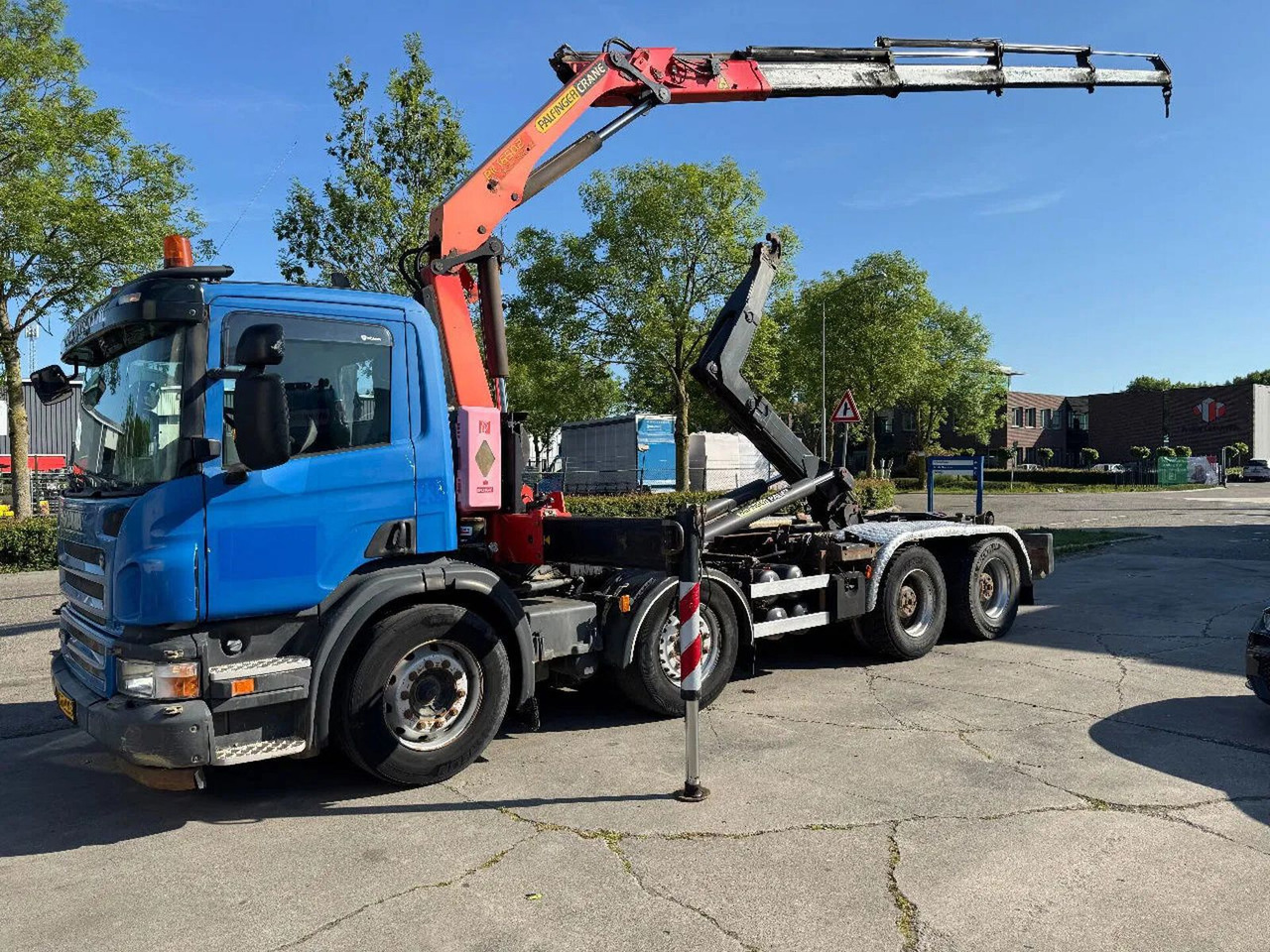 Scania P380 8X4 PALFINGER HOOK + PALFINGER PK16502 + RE - شاحنة كرين: صورة 1 Scania P380 8X4 PALFINGER HOOK + PALFINGER PK16502 + RE - شاحنة كرين: صورة 1