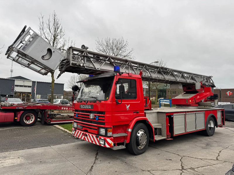 Scania P82 4X2 - FIRE TRUCK - 30M LIFT - سيارة إطفاء: صورة 1 Scania P82 4X2 - FIRE TRUCK - 30M LIFT - سيارة إطفاء: صورة 1