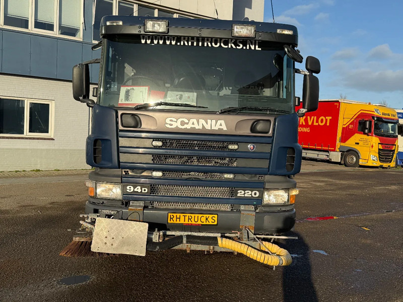Scania P94-220 4X2 SWEEPER / VEEGMACHINE - سياره كنس شوارع: صورة 2 Scania P94-220 4X2 SWEEPER / VEEGMACHINE - سياره كنس شوارع: صورة 2