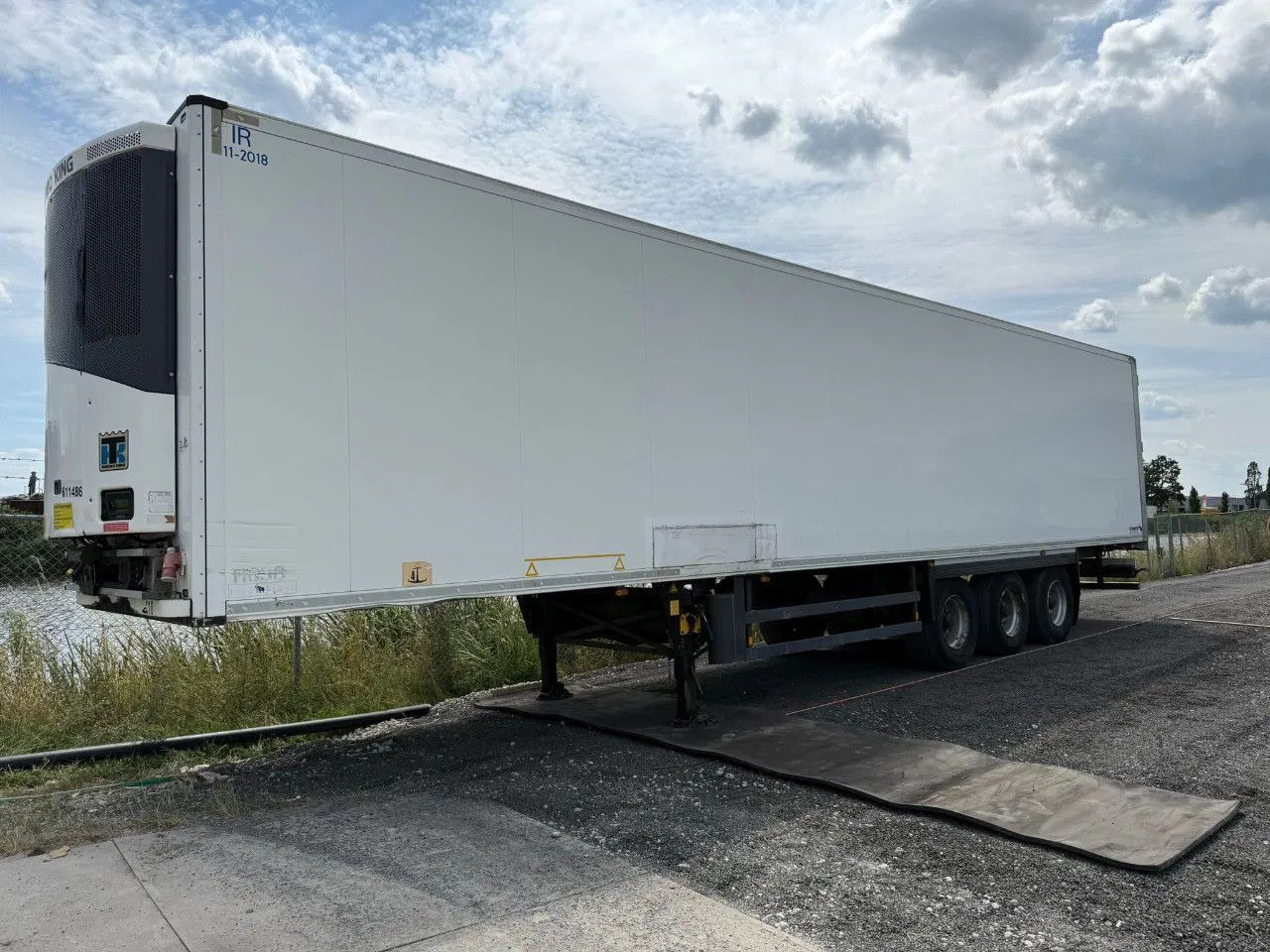 Schmitz Cargobull THERMO KING SLXE200 BPW AXLE Schmitz Cargobull THERMO KING SLXE200 BPW AXLE - نصف مقطورة مُبرِّدة: صورة 1 Schmitz Cargobull THERMO KING SLXE200 BPW AXLE Schmitz Cargobull THERMO KING SLXE200 BPW AXLE - نصف مقطورة مُبرِّدة: صورة 1