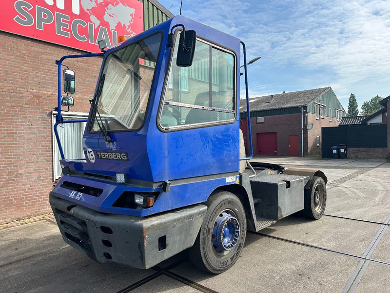 Terberg YT 182 MOTOR ROOKT - جرار المحطة: صورة 2 Terberg YT 182 MOTOR ROOKT - جرار المحطة: صورة 2