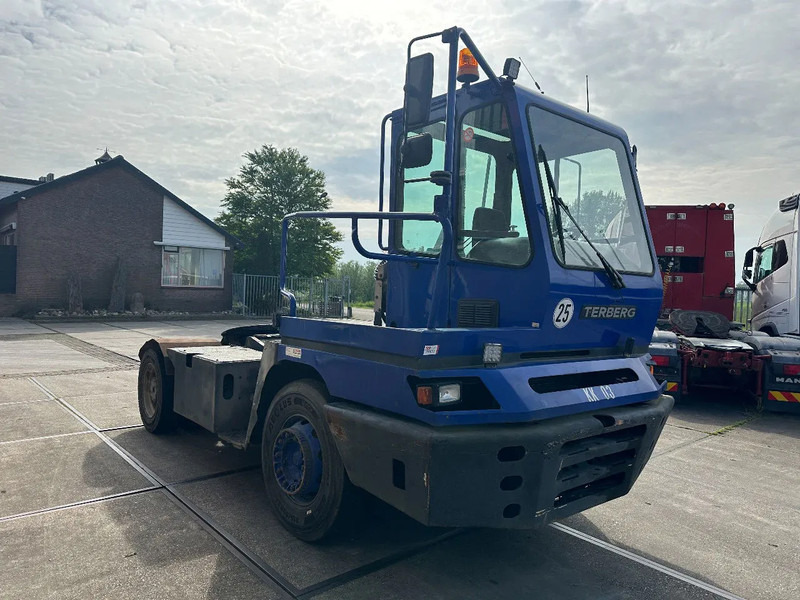 Terberg YT 182 MOTOR ROOKT - جرار المحطة: صورة 3 Terberg YT 182 MOTOR ROOKT - جرار المحطة: صورة 3