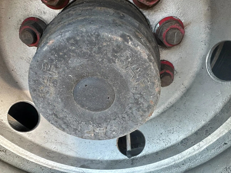 نصف مقطورة نقل السيارات VS MONT 3 TRUCKS + WINCH: صورة 14 نصف مقطورة نقل السيارات VS MONT 3 TRUCKS + WINCH: صورة 14