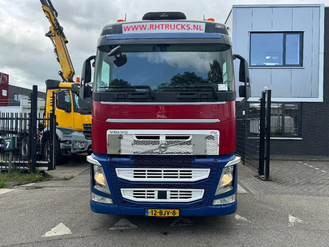 Volvo FH 420 4X2 SPOILERS STANDKLIMA EURO 6 2017 - وحدة جر: صورة 2 Volvo FH 420 4X2 SPOILERS STANDKLIMA EURO 6 2017 - وحدة جر: صورة 2