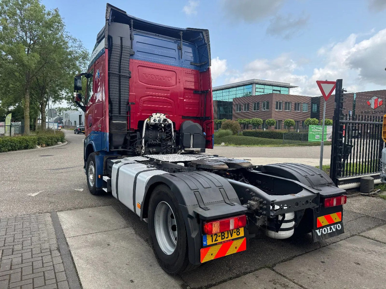 وحدة جر Volvo FH 420 4X2 SPOILERS STANDKLIMA EURO 6 2017: صورة 7