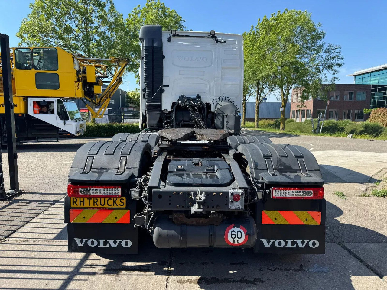 Volvo FH 460 6X2 - EURO 6 + LIFTING AXLE - وحدة جر: صورة 5 Volvo FH 460 6X2 - EURO 6 + LIFTING AXLE - وحدة جر: صورة 5