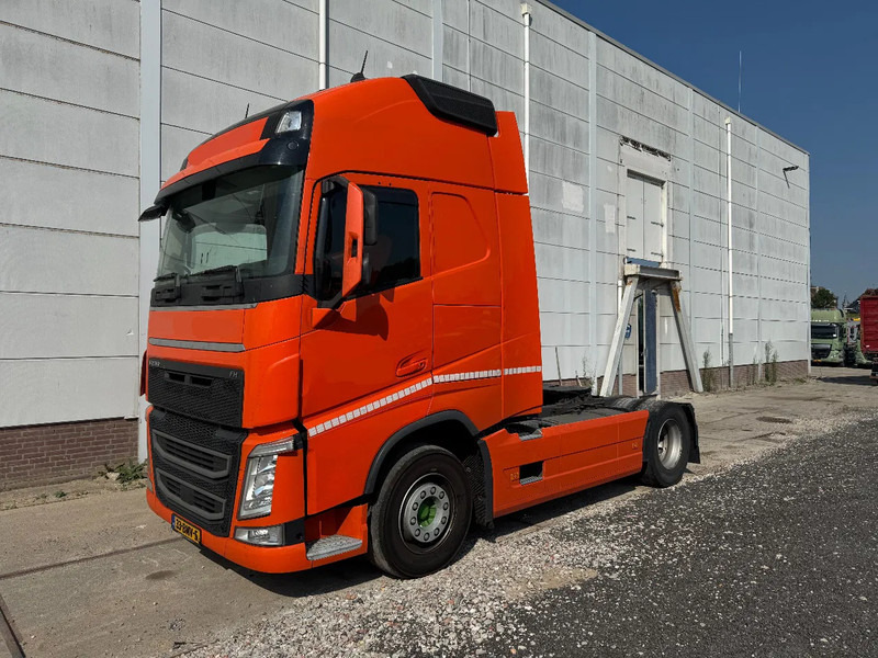 Volvo FH 500 4X2 EURO 6 SKIRTS STANDKLIMA - وحدة جر: صورة 1 Volvo FH 500 4X2 EURO 6 SKIRTS STANDKLIMA - وحدة جر: صورة 1