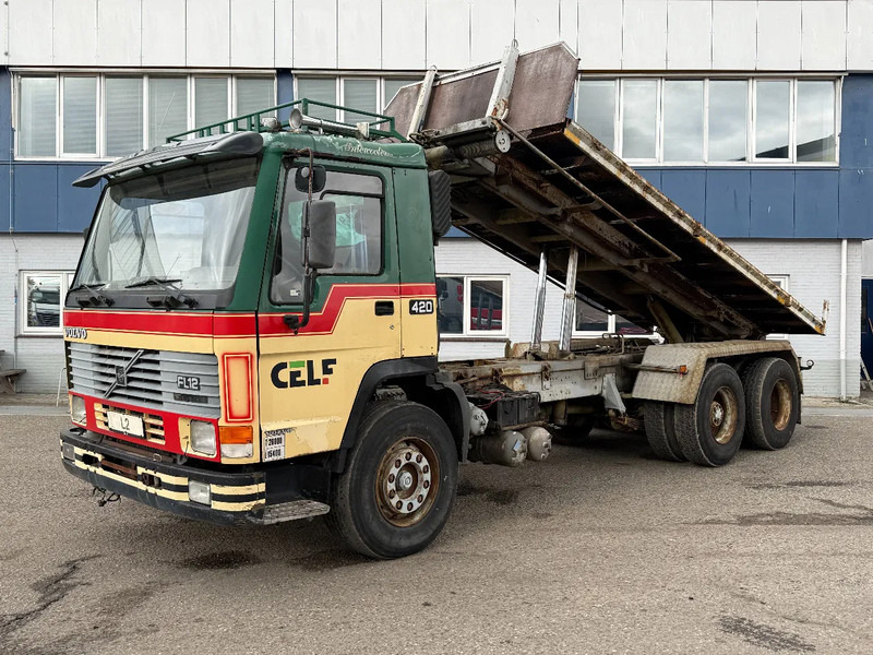 Volvo FL 12.420 6X2 MANUAL GEAR / FULL STEEL SUSP. / 10 TYRES / HUB REDUCT. + CABLELIFT TIPPER + CONTAINER FLATBED - شاحنة - نظام الكابلات: صورة 1 Volvo FL 12.420 6X2 MANUAL GEAR / FULL STEEL SUSP. / 10 TYRES / HUB REDUCT. + CABLELIFT TIPPER + CONTAINER FLATBED - شاحنة - نظام الكابلات: صورة 1