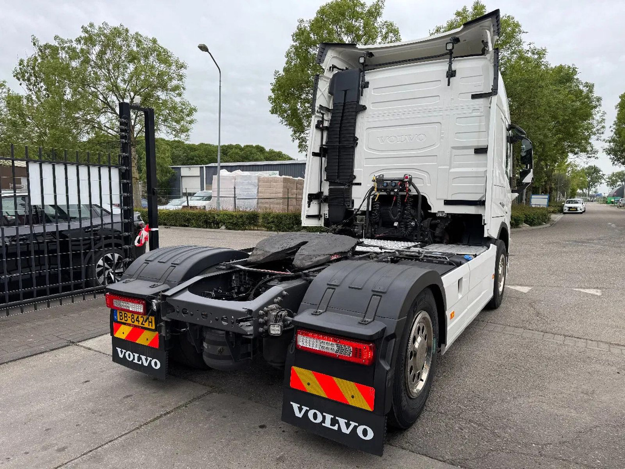 Volvo FM 380 4X2 EURO 6 NEW FACE SKIRTS AIRCO SPOILERS - وحدة جر: صورة 5 Volvo FM 380 4X2 EURO 6 NEW FACE SKIRTS AIRCO SPOILERS - وحدة جر: صورة 5