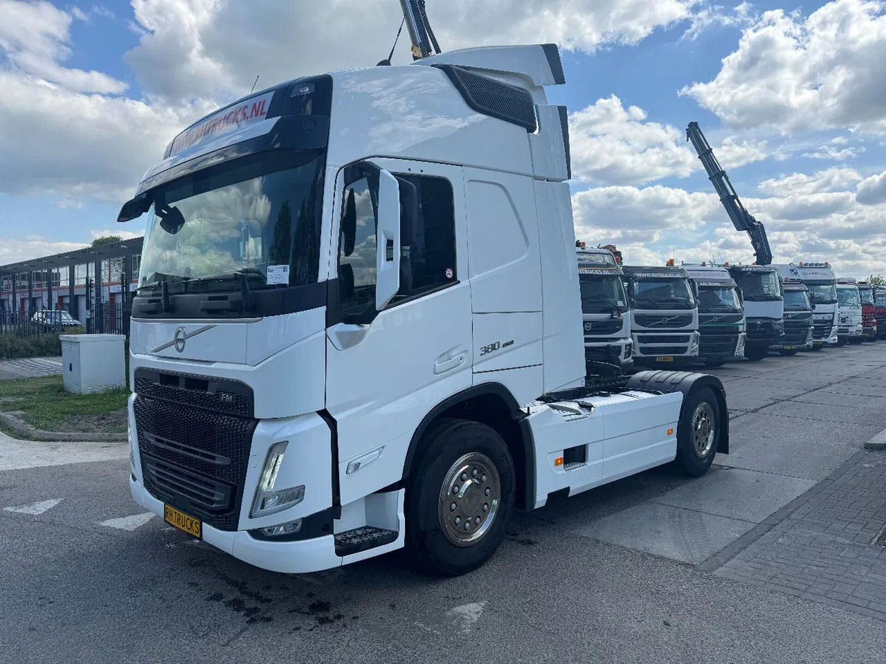Volvo FM 380 4X2 EURO 6 NEW FACE SKIRTS AIRCO SPOILERS - وحدة جر: صورة 1 Volvo FM 380 4X2 EURO 6 NEW FACE SKIRTS AIRCO SPOILERS - وحدة جر: صورة 1