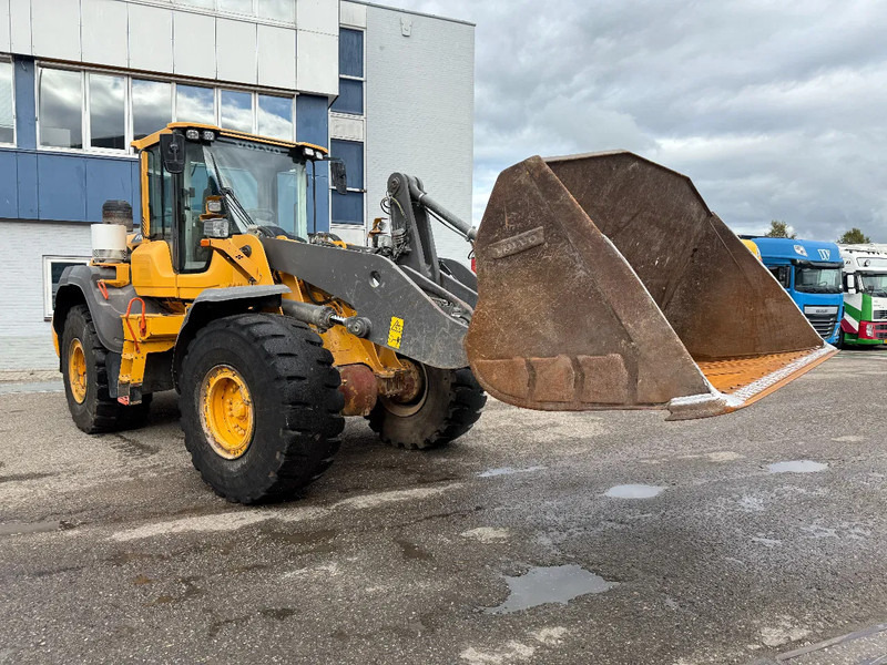 Volvo L120H, CE, 8314 UUR + CDC-STEERING - اللودر بعجل: صورة 5 Volvo L120H, CE, 8314 UUR + CDC-STEERING - اللودر بعجل: صورة 5