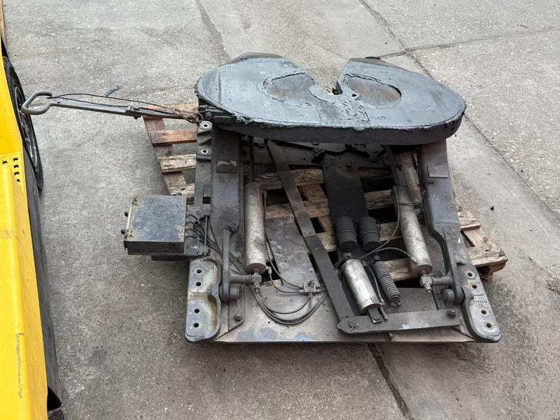 Jost HEFSCHOTEL / LIFTING DISH - وصلة العجلة الخامسة - شاحنة: صورة 2 Jost HEFSCHOTEL / LIFTING DISH - وصلة العجلة الخامسة - شاحنة: صورة 2