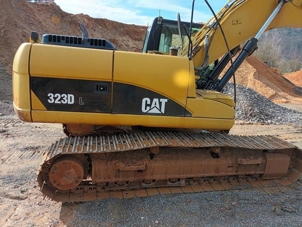 CAT 323 DL - حفار زحاف: صورة 2 CAT 323 DL - حفار زحاف: صورة 2