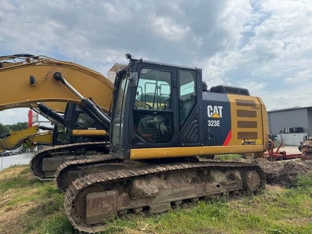 CAT 323 E - حفار زحاف: صورة 1 CAT 323 E - حفار زحاف: صورة 1